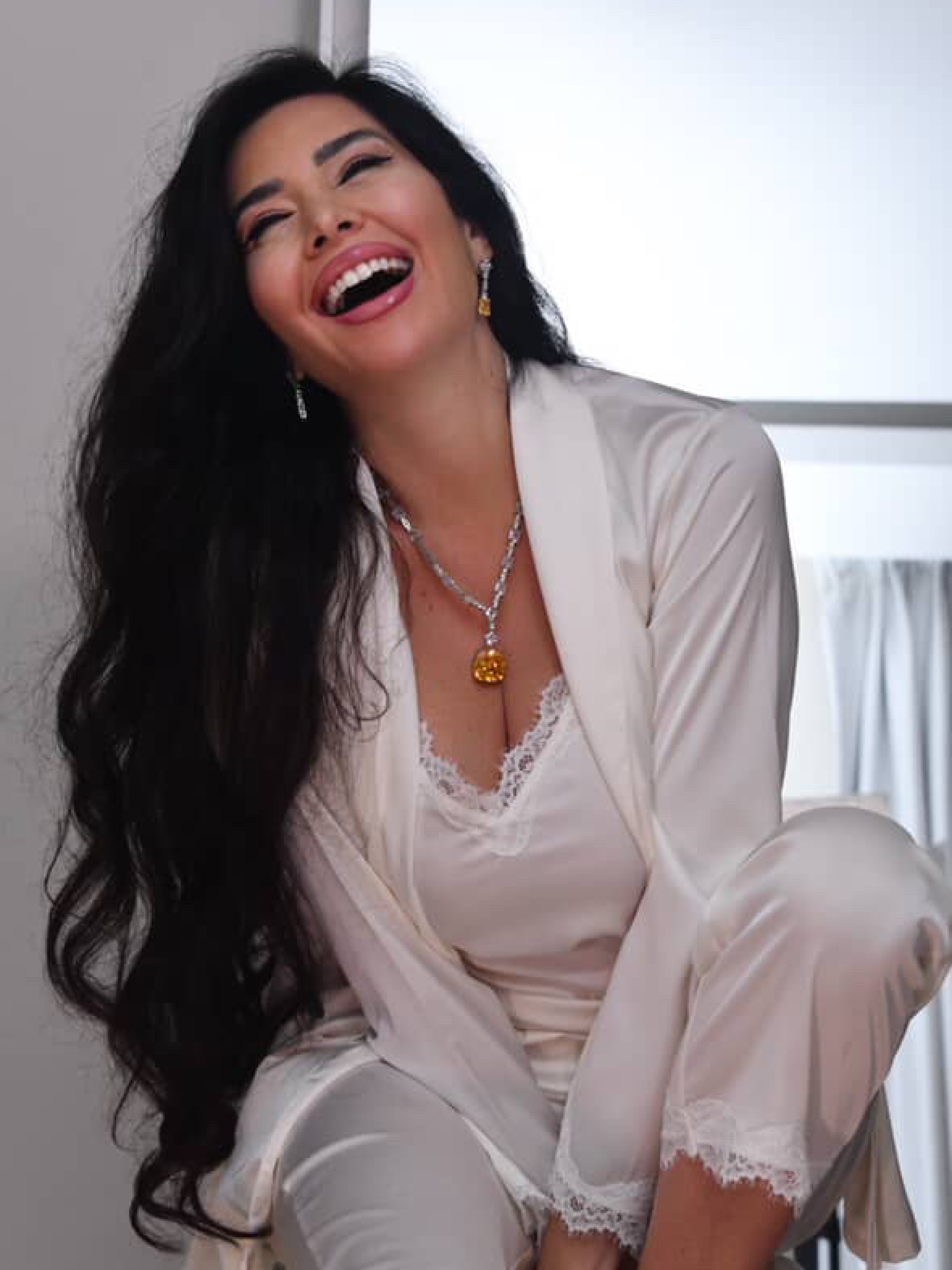 Lumi White lace Robe Set