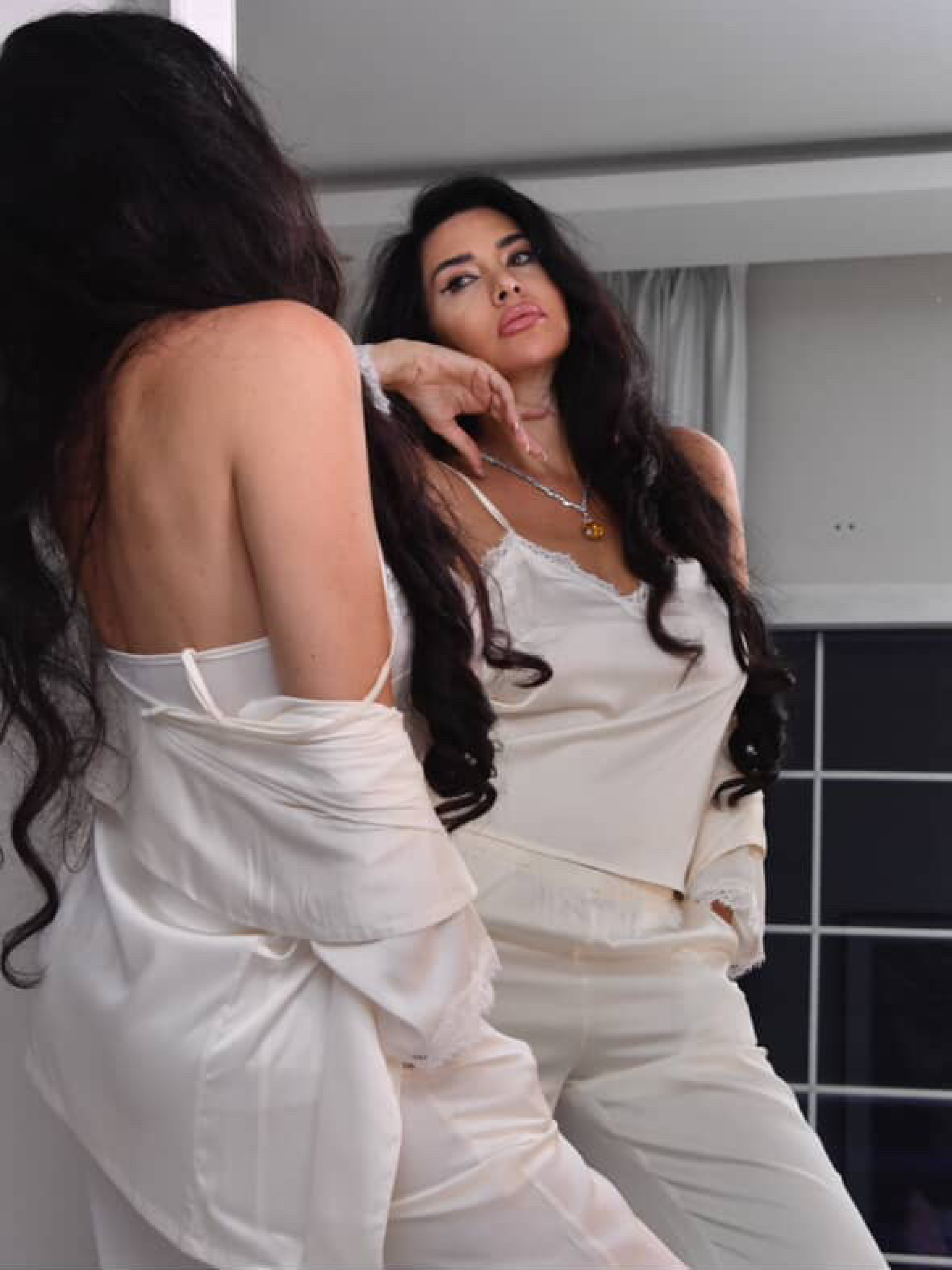 Lumi White lace Robe Set
